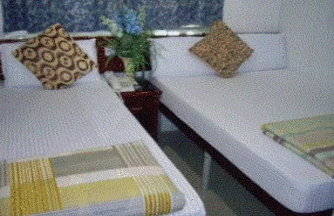Canadian Hostel-1